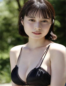校长猛挺进小莹的体内