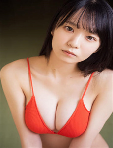 打屁屁美女