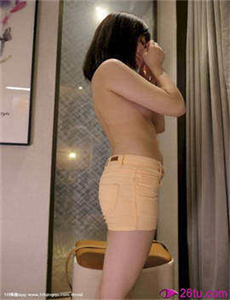 与亲女洗澡时伦了